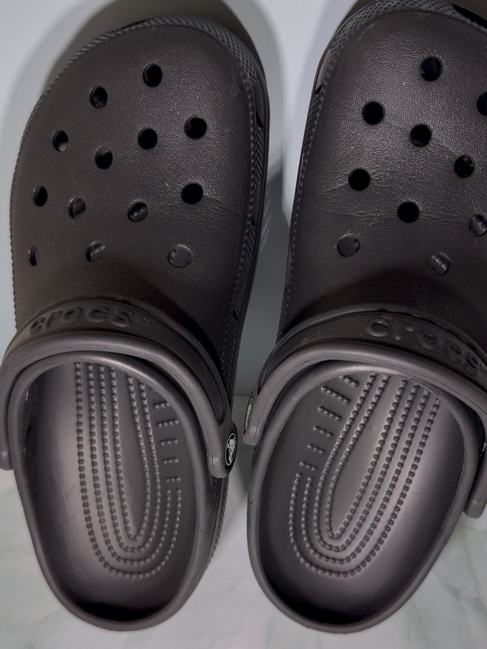 CROCS Classic Clog in Black for Men
